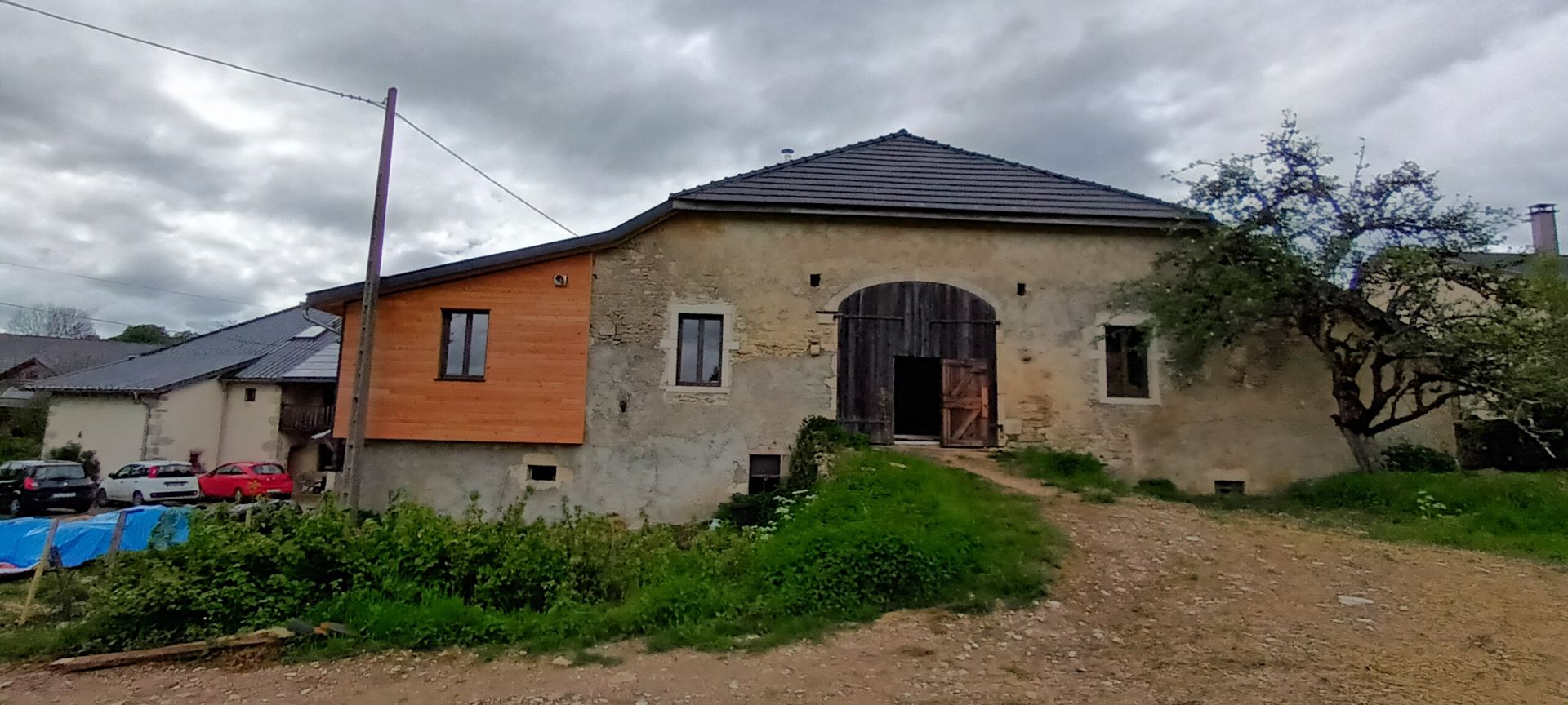 Transformation d'une grange en logement à Brénod - photo Clément Bel