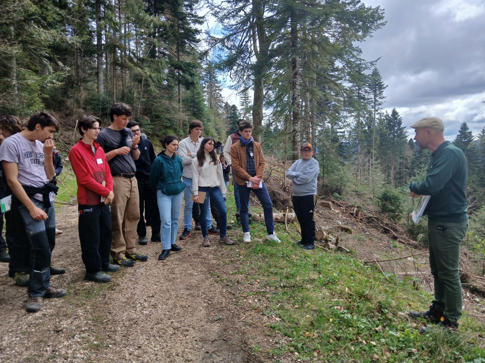 Visite en forêt avec l'ONF - photo Fibois 01