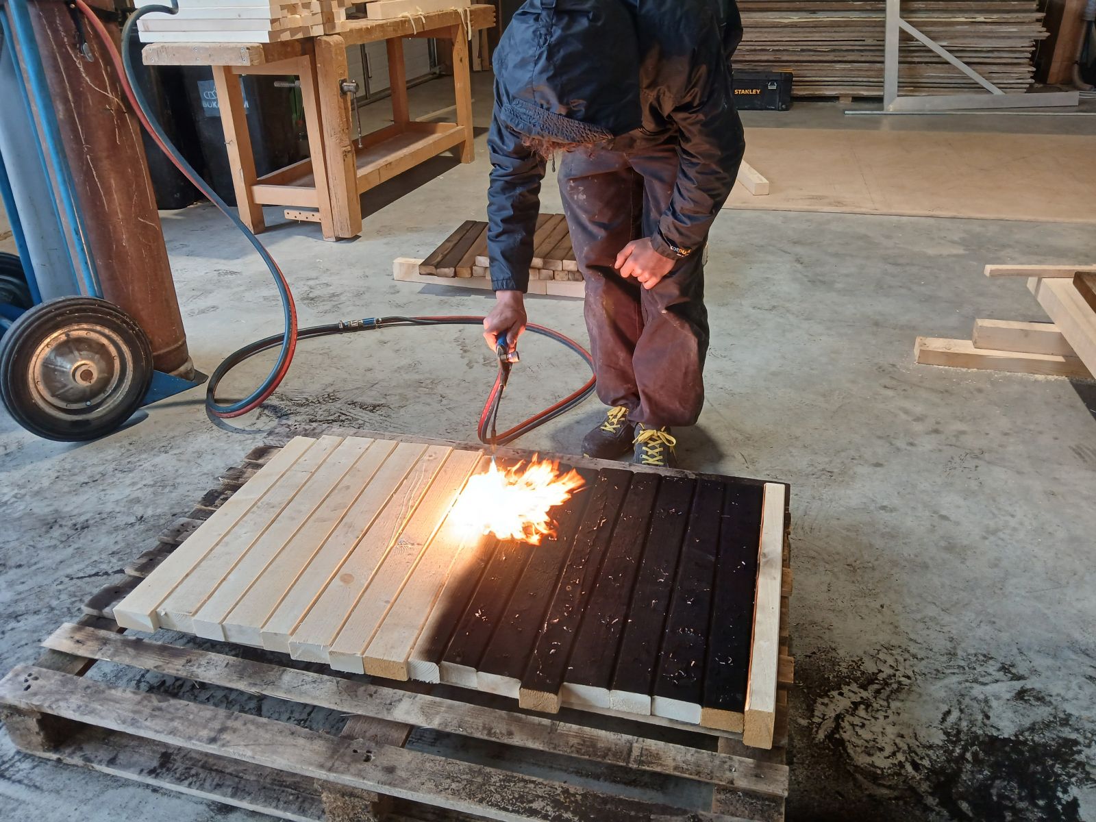 Finition bois brûlé - photo Fibois 01