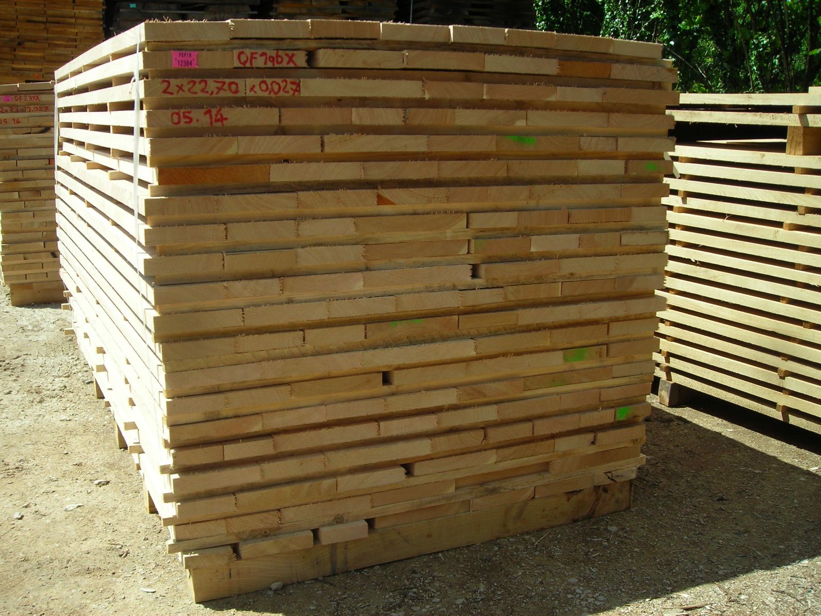 Stockage chêne rouge - scierie Pépin