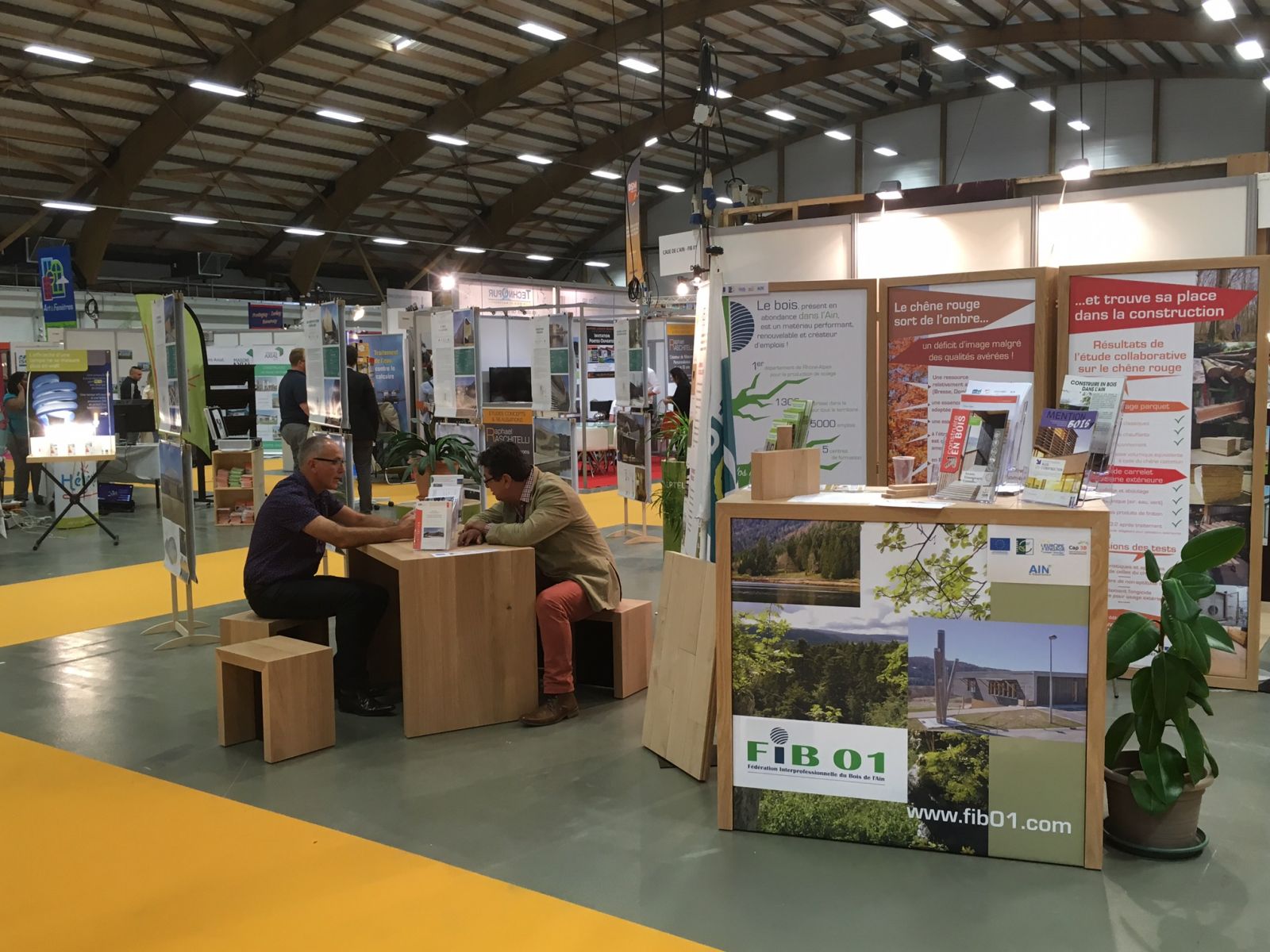 Stand chêne rouge Salon de l'habitat 2016